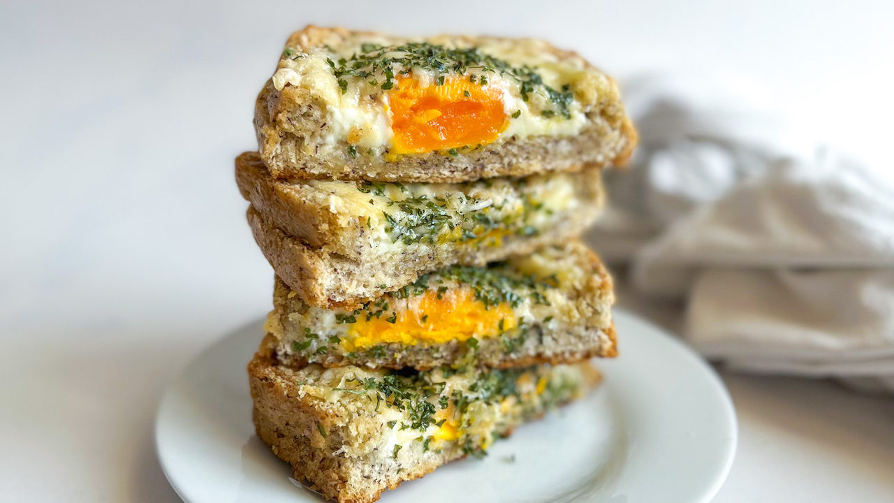 egg toast - toast con uovo